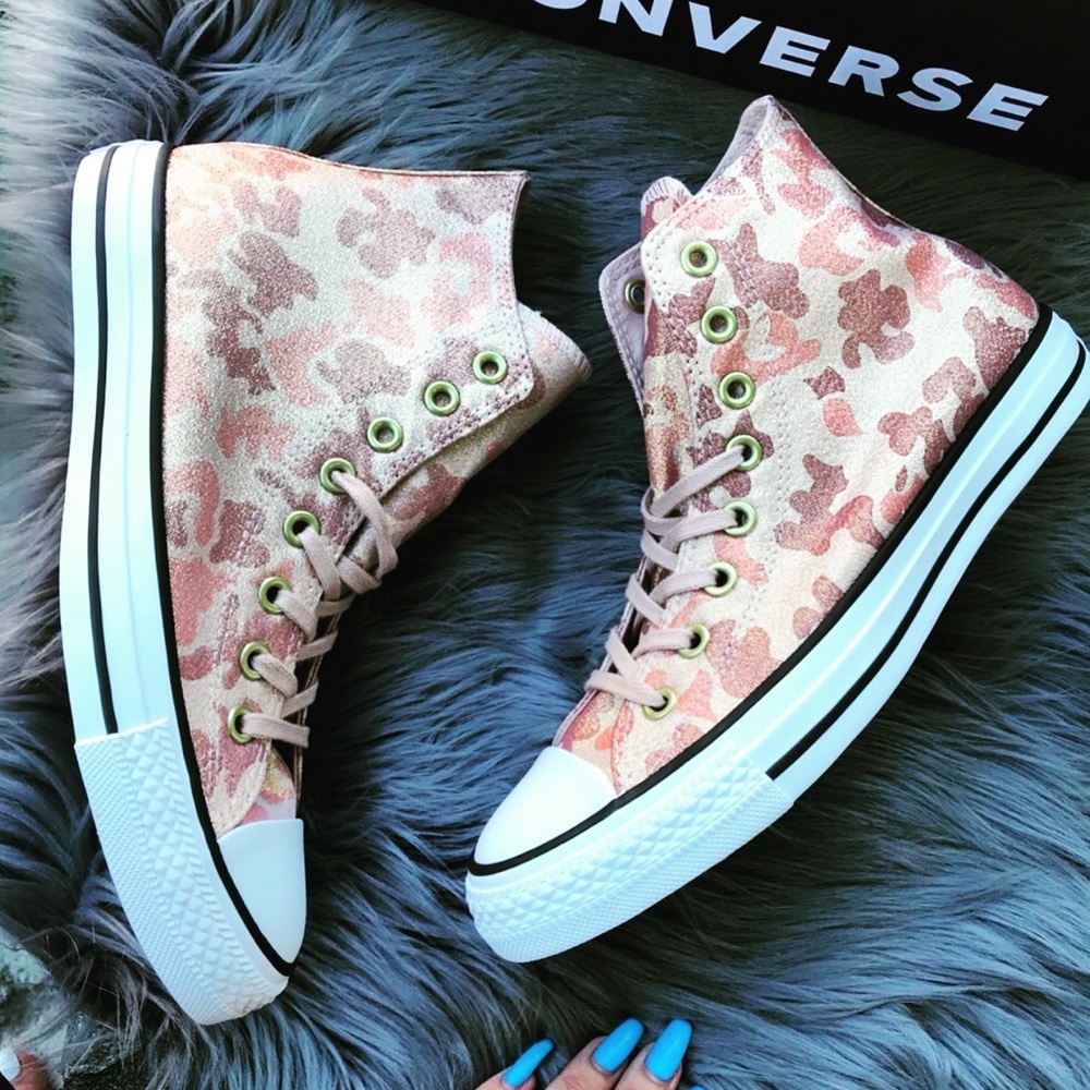NWB ✨ CONVERSE ROSEGOLD SHIMMER CAMO CHUCKS